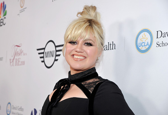 Kelly Clarkson UCLA Jonsson Cancer Center