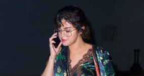 Selena Gomez se viste como abuelita!