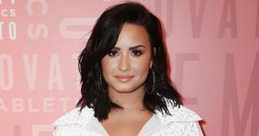 Demi Lovato despide a su manager luego de recaer en drogas y alcohol