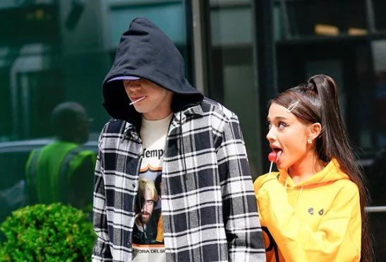 pete davidson ariana grande lollypop