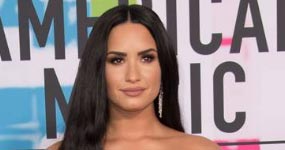 Demi Lovato recibirá tratamiento por varios meses