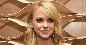 Critican a Anna Faris por foto sin pantalón. Body Shaming!?