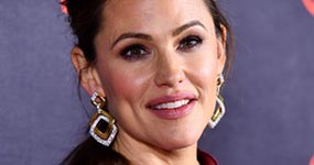 Jennifer Garner planea casarse con su novio John Miller?