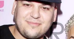 Rob Kardashian pide bajen manutención porque Blac Chyna es millonaria