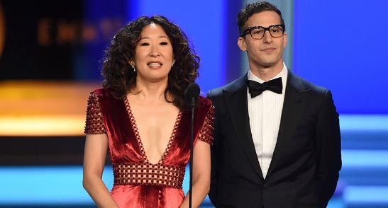 sandra oh andy samberg anfitriones golden globes 18