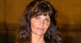 Helena Christensen muy vieja para llevar bustier?