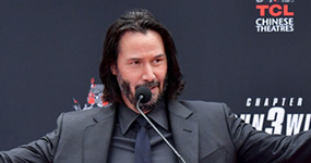 Keanu Reeves deja sus huellas en Hollywood