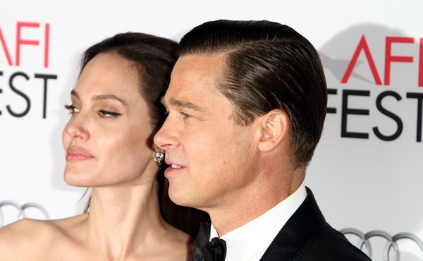 Brad Pitt ultimatum a Angelina Jolie para que firme el divorcio!