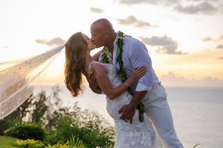 dwayne johnson lauren hashian marrried