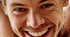 Harry Styles sin camiseta para Rolling Stone
