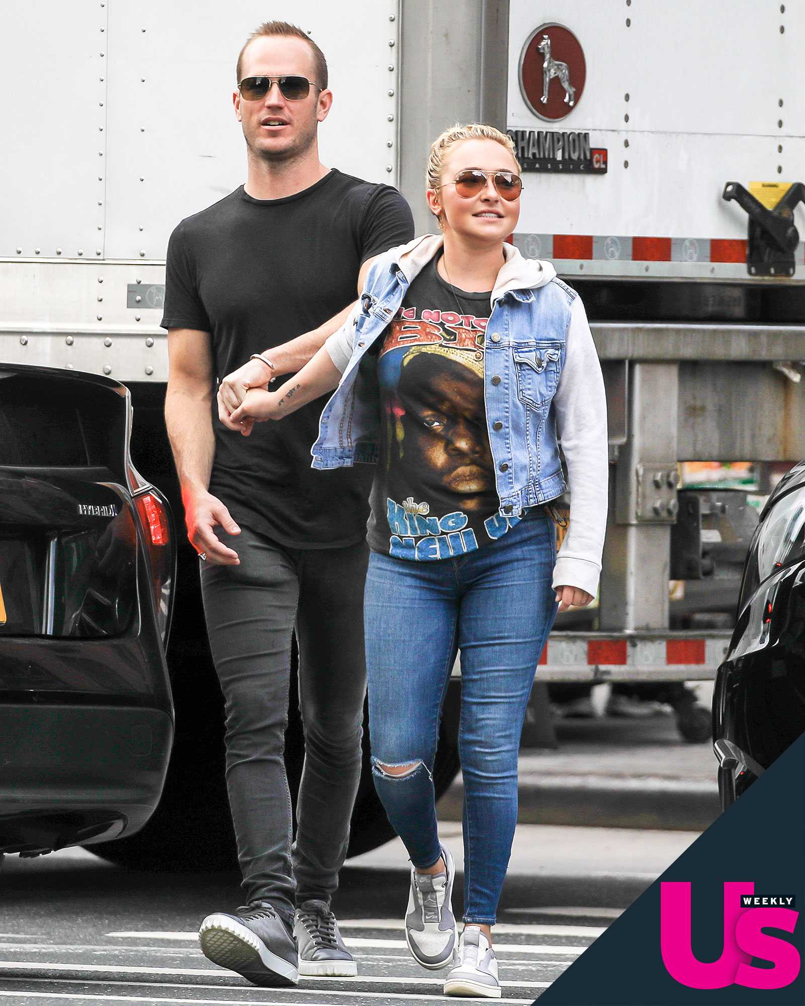 Hayden Panettiere Spotted Holding Hands With Boyfriend Brian Hickerson Amid Protective Order 01