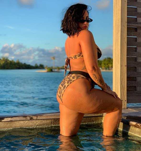 demi lovato sin editar celulitis