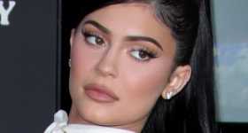 Kylie Jenner hospitalizada muy enferma
