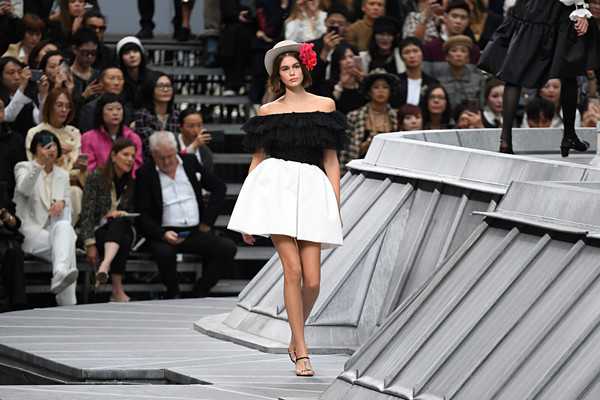 Kaia Gerber Chanel Runway Paris Fashion Week