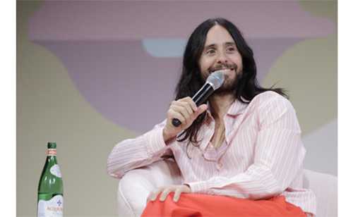 jared leto smiling