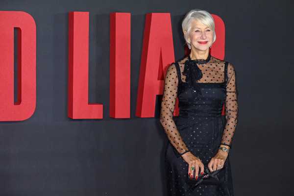 Helen Mirren confundida con novia de Keanu
