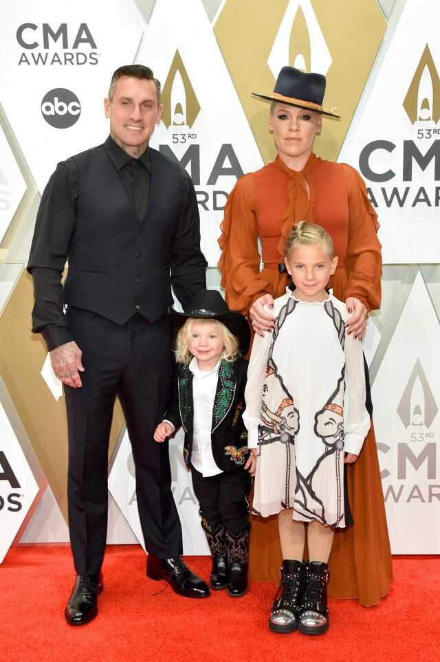 pink family cma awards 2019