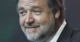 Russell Crowe gordo luce irreconocible!