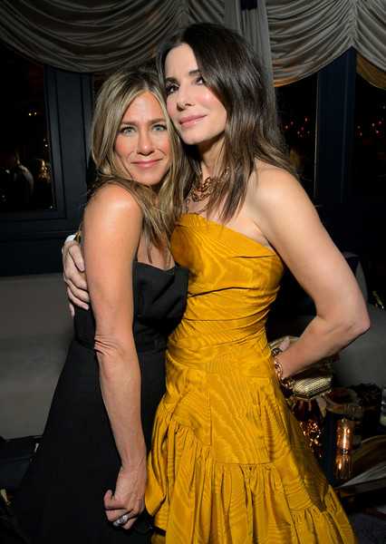 Jennifer Aniston Sandra Bullock Netflix 2020 Golden Globes