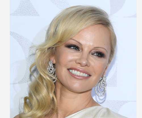 pamela anderson 19