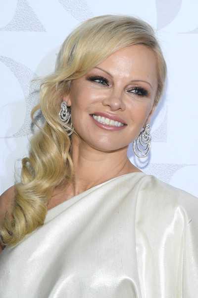 Pamela Anderson 17th Diner De La Mode Benefit