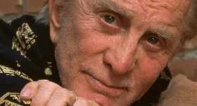 Kirk Douglas actor de Spartacus murió a los 103