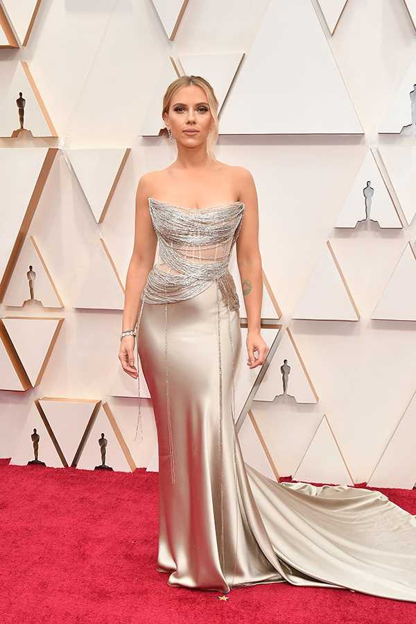 El paso a paso de los vestidos de Louise Vuitton de Florence Pugh para los  premios Oscar 2020