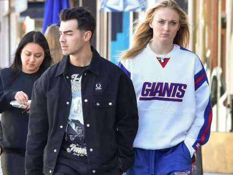 joe jonas sophie turner walking around