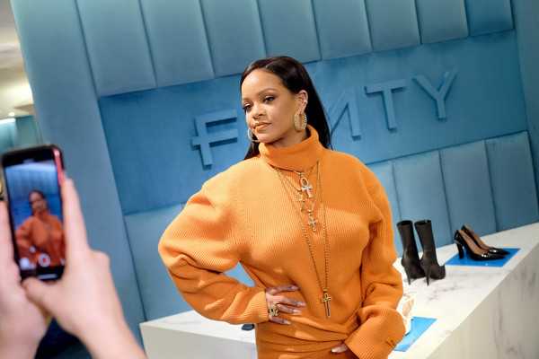 Rihanna Robyn Rihanna Fenty Linda Fargo Celebrate