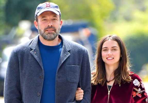 ben affleck ana de armas daily walk