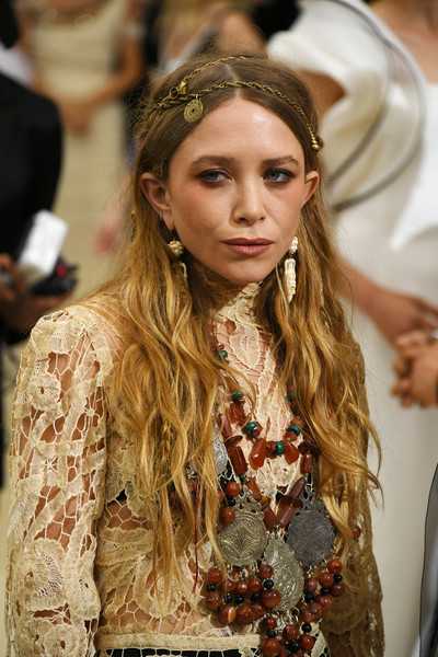 Mary Kate Olsen Rei Kawakubo Comme des Garcons