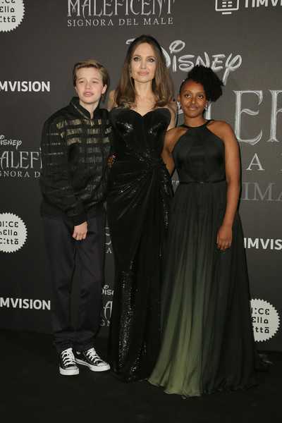 Angelina con su hija Shiloh y Zahara