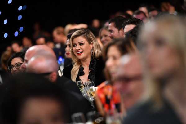 Kelly Clarkson 25th Annual Critics Choice 1