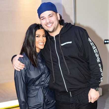 rob kardashian kourtney kardashian smiling