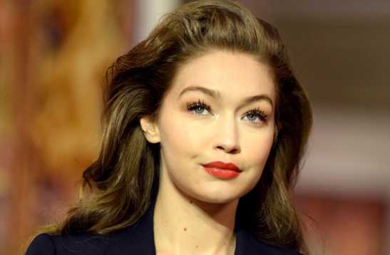 Gigi hadid muestra su embarazo