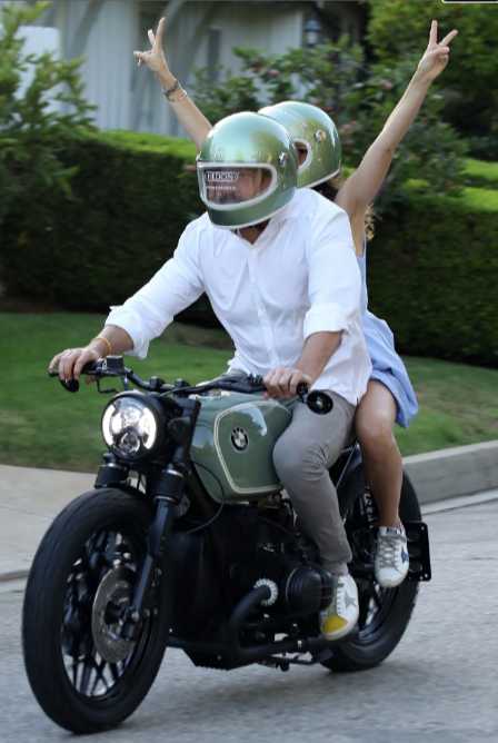 be affleck ana de armas moto