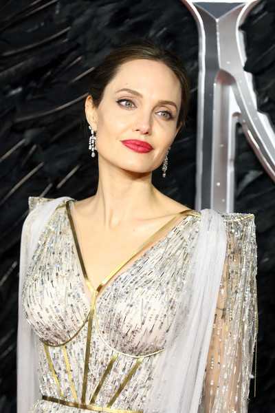 Angelina Jolie Maleficent Mistress Evil European