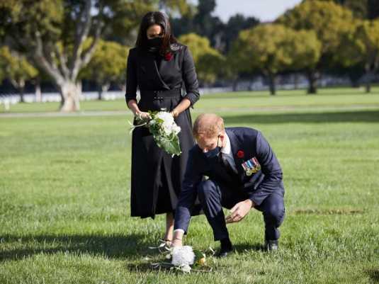 Harry y Meghan en el Dia del Recuerdo en LA