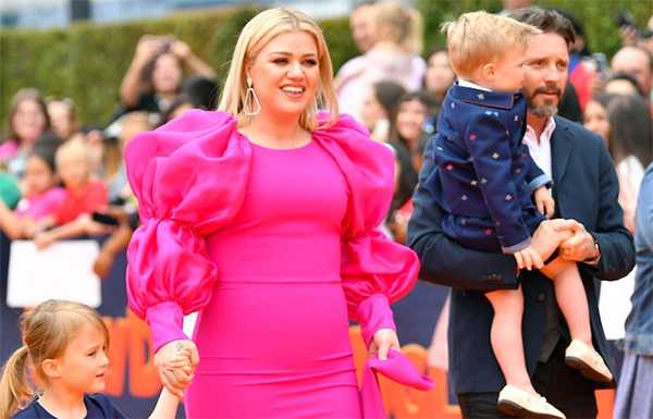 Kelly Clarkson ganó custodia primaria de sus hijos