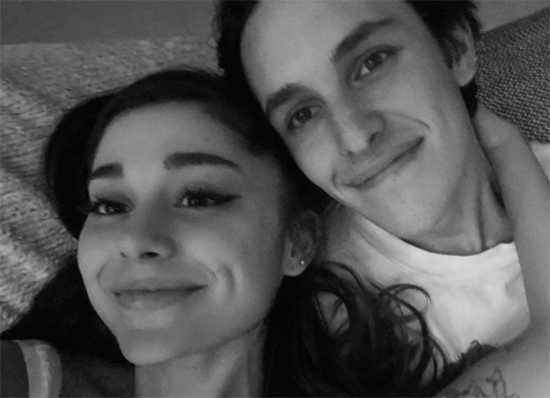 Ariana Grande comprometida con Dalton Gomez!