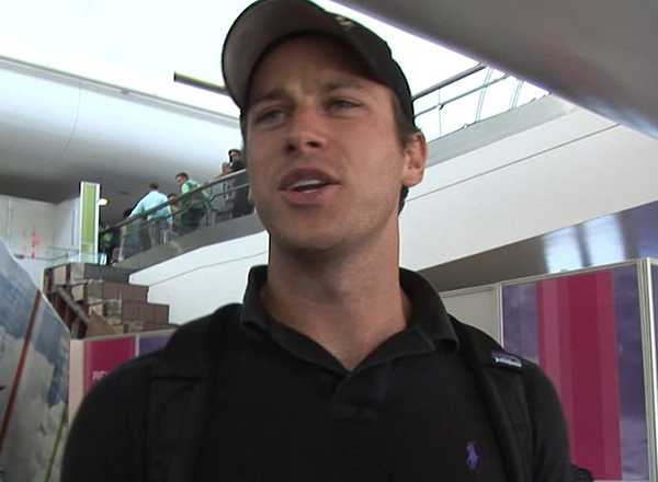 Armie Hammer responde a las acusaciones online