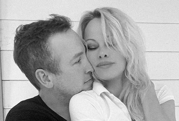 Pamela Anderson se casó con su guardaespaldas Dan Hayhurst