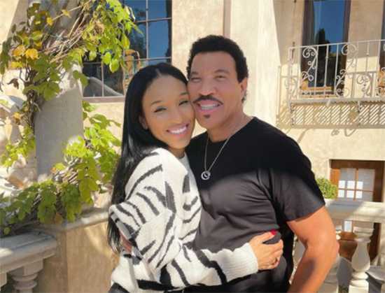 Lionel Richie y su novia Lisa Parigi una gran diferencia de edad