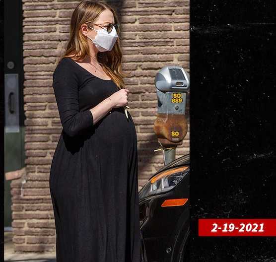 emma stone preggo