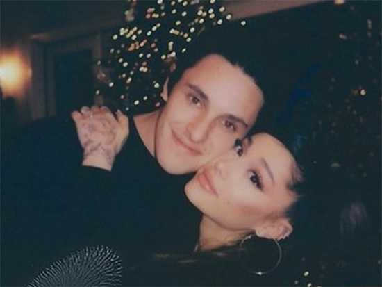 Ariana Grande y Dalton Gomez se casaron!