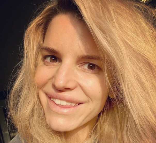 Jessica Simpson publica selfie sin filtro ni maquillaje 