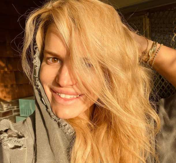 Jessica Simpson selfie sin filtro ni maquillaje 