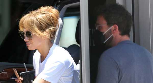 Jennifer Lopez y Ben Affleck se besan en el gym