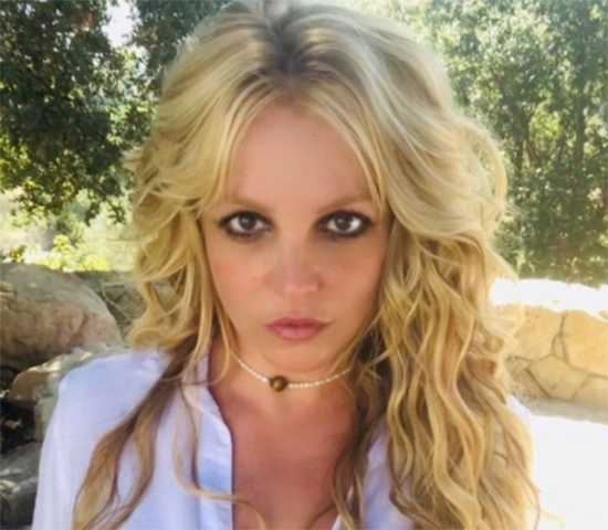 Britney harta renuncia y manda a todos a la m