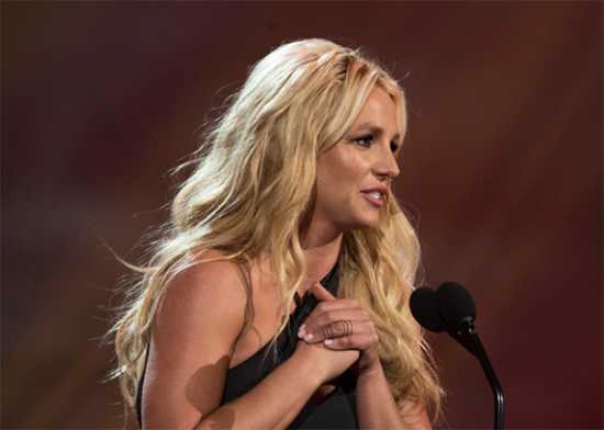 Britney Spears acusada de golpear a una empleada